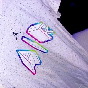 women’s Jordan small tee.